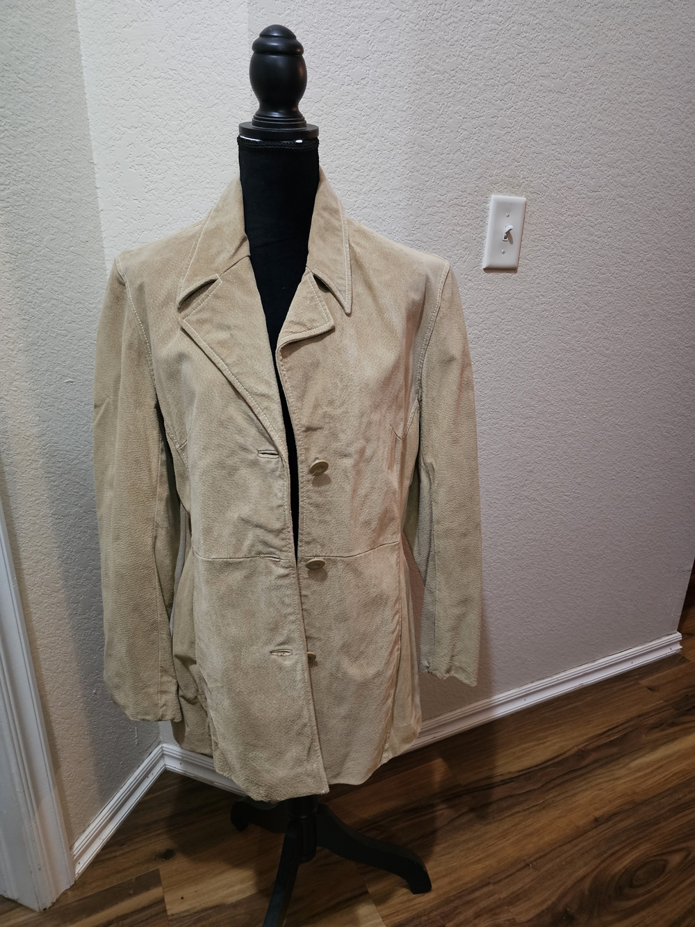 Wilsons Leather Women's Tan Suede Button-Front Jacket